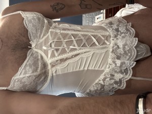 Xtudr - Onelugar: I'm looking for straight men who enjoy being made to feel like a woman, chastity, submission, beginners.