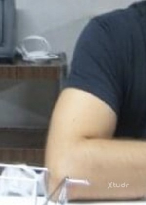 Xtudr - SumCs: Discreto, obediente, dotado y dispuesto a complacer a amo. Me lechea el rabo de pensarlo. Fantasia: amo que me obligue a foll...