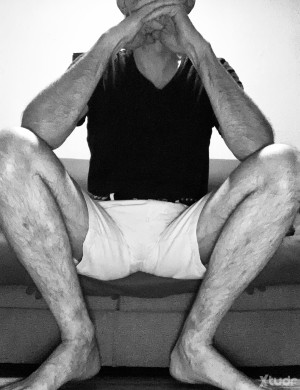 Xtudr - Gestos: Hace ya tiempo descubrí que el BDSM es una parte esencial de mi forma de relacionarme y de expresarme, y no llego a verlo co...