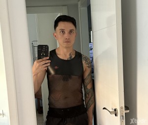 Xtudr - Prep4fun: Bottom guy looking for black tops with big dicks for a lot of fun