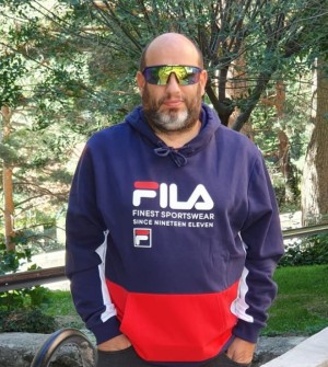 Xtudr - DJ_POLLON21CM: 165 cm, 75 kg, shaved to 0, greenish blue eyes, very active, 21 cm, perverted, I LIKE TO EAT ASS WITHOUT ANY HAIR