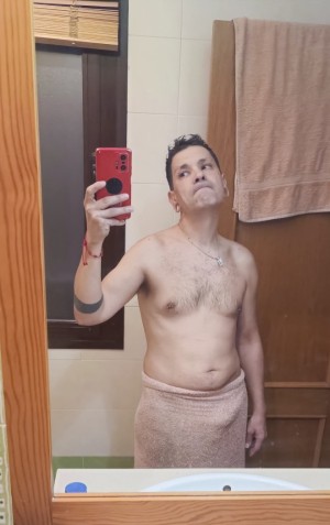 Xtudr - Tonyvk: Hola nuevo por aquí, me estoy iniciando en ser esclavo. No dispongo de sitio, pero me puedes llevar a parques o donde quiera...