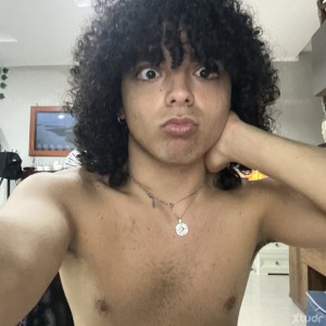 Xtudr - antooooo07: bottom who likes feet worshipping, to be spitted in mouth, swallowing cum, open to piss