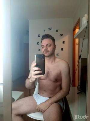 Xtudr - Pasumis43: Busco machista, moro abusón y posesivo, que solo quiera que sea suyo pero que me humille con otros. No muy mayores. 