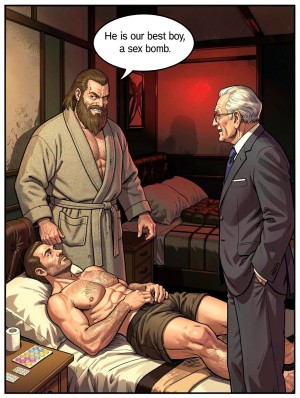 Escena ilustrada con estética de cómic en una habitación privada de luz cálida y rojiza, donde un hombre musculoso y velludo yace sobre una cama con pantalón corto oscuro, torso desnudo, abdomen marcado y expresión cansada o aturdida, junto a una mesilla con pastillas, vaso y papel higiénico. A su lado permanece un hombre corpulento con barba, pelo recogido y bata gris abierta que deja ver el pecho, mirando con gesto orgulloso hacia un señor mayor de traje elegante y pelo blanco. El ambiente sugiere una situación íntima, ambigua y cargada de tensión sexual, reforzada por el bocadillo de diálogo que dice: “He is our best boy, a sex bomb.” La composición combina dormitorio, cama deshecha, mobiliario oscuro y una atmósfera de club privado o burdel masculino.