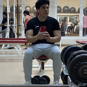 Xtudr - caostrationfantasy: Morboso, BDMS, Castracion Fantasy, humillación,exhibicionismo, me encantaría que un amo me castrara en público y...