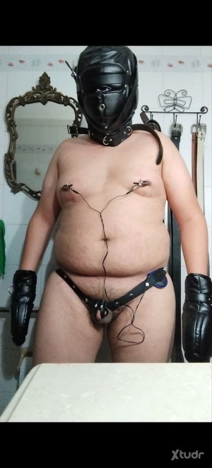 Xtudr - Pup_Max: Soy Max, me interesa el BDSM y quiero aprender mas 