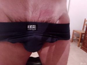 Xtudr - URSUS50:  En Monforte de Lemos y con sitio privado a 10 minutos de Monforte de Lemos, dirección Orense.
Ojos verde, media barba. poc...