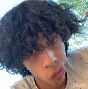 Xtudr - CrizzyKinzz: Gay 23 M I’m a bottom who loves to suck dihk ages are 20-35 also looking for a shugar daddy bc am a broke and no one wa...