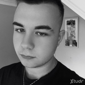 Xtudr - lukeunsunshine45: I wanna suck someone off and love licking ass