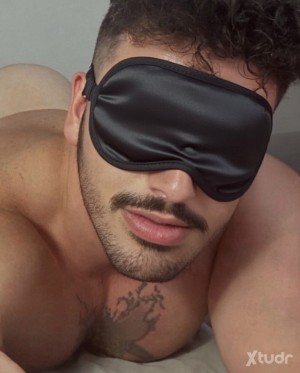 Xtudr - Beph: Looking for new experiences. Interested in being a submissive of someone experienced😳