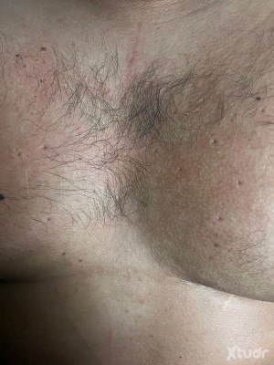 Xtudr - dlestrangeslave: Me gustaría un amo para servirle, me encantan los pies, golden shower y que me entren los pezones y el culo