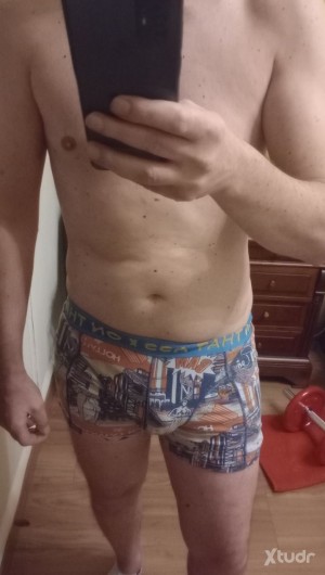 Xtudr - FOLLABOCAS: Me gusta follar y mear bocas gargantas viendo porno y  acabar empapado lleno de babas no me molan besos ni morreos