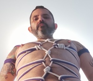 Xtudr - ChesterBcn: New to this application, eager to meet new people