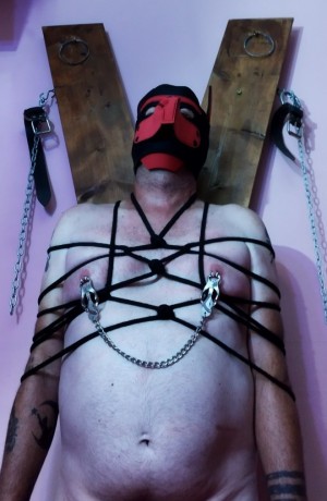 Xtudr - MasterThor^Txas^: buenas me llamo Manuel y soy de Mazarron tengo 51 años y soy sumiso. tengo Mazmorra propia y mucho material de sad...