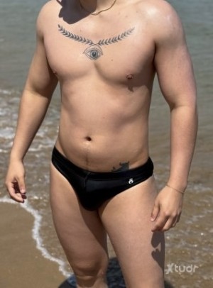 Xtudr - AmoMorbo: Dominant master, controlling and morbid.
You submit to me and shut your mouth, or otherwise I'll have to make you submit.
...