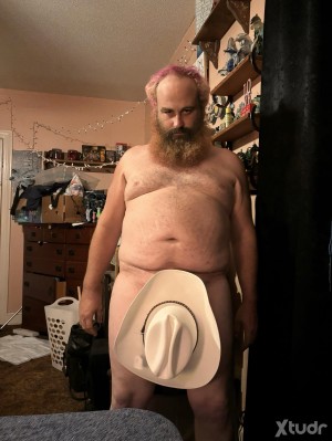Xtudr - Nudistchris: I’m a bisexual nudist and I cross dress 