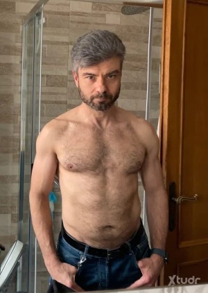 Xtudr - DOMclaudius_XL: AMO italiano. Viajero incansable, culto, refinado. Activo, dominante, exigente… y sí, un poco narcisista (pero con m...