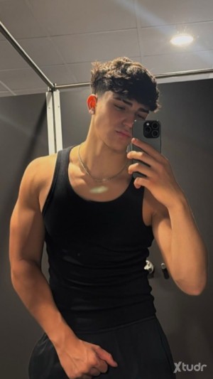 Xtudr - Alexxgayy: Escribirme a mi número +34 659 17 76 36 ya que aquí no puedo hablar (si es llamada mejor) y busco alguien para darle en l...