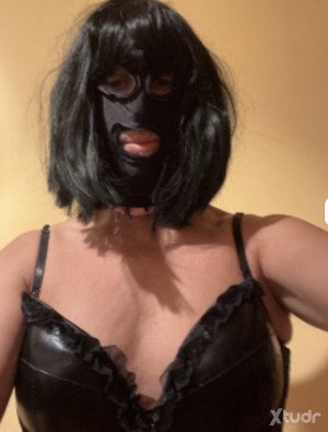 Xtudr - mariconacd: Maricona sumisa busco Señor maduro a poder ser grandote o gordote para iniciarme como puta,soy incapaz de tener una erec...