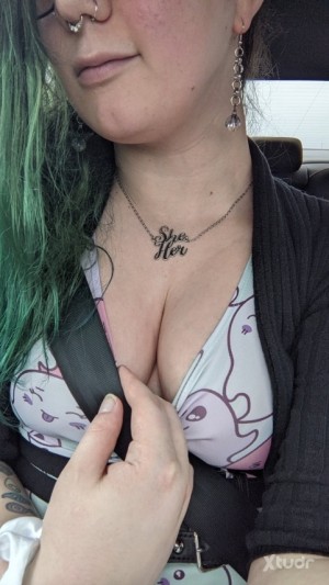 Xtudr - bell: Sissy Slave nded HMU if you’re interested & If you’re new It’s cool I’ll train you 
If you’re interested just say (Mistress I’...
