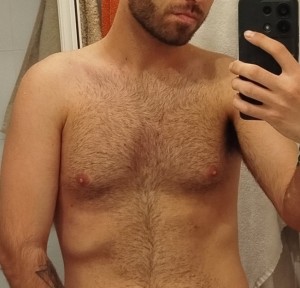 Xtudr - EspBator: Young guy with few limits when it comes to fucking, quite a wanker and open-minded.