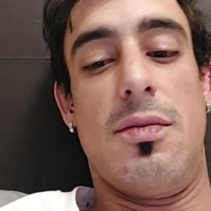 Xtudr - esclavototal: busco un pollón que me domine para hacerme fisting y llenarme boca y culo de leche, si te mola la fiesta es un punto a...