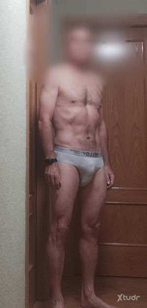 Xtudr - Azotoculos: Activo, dominante y spanker.
Me gustan muchas prácticas, pregunta lo que quieras.
Buen rollo y confianza. Hiperdiscteto....