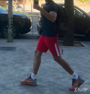 Xtudr - sumiesclavomen: Busco amo fijo que me tenga en propiedad no tengo sitio ni coche 