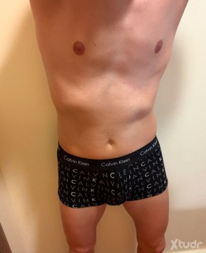 Xtudr - Siemprepulpo: Discovering my submissive side... Discreet because I have a girlfriend. I prefer older men... With a desire to learn a...