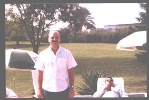 Xtudr - sumisoarg49xamo: Submissive mature bald mustachioed hairy potbellied man seeks to be humiliated physically and psychologically. He a...