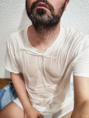 Xtudr - ASumiso: Joven sumiso en busca de un amo que sepa iniciarme en este mundo