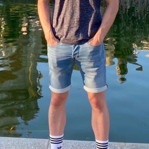 Xtudr - morbo_swich: Busco alguien para morbosear. No busco sexo, solo busco juegos morbosos. Puedo hacer de amo o de sumiso en el juego.
Me...