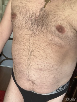 Xtudr - buscoAMOya: Submissive, with a good ass, eager to swallow cum. I'm a versatile bottom, eager to serve a good dominant man who is a b...