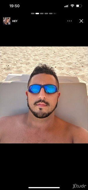 Xtudr - dosdom: Pareja dominante iniciándose busca chico sumiso complaciente y versátil que le guste servir, hacer masajes, servicio domésti...