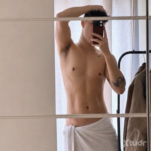 Xtudr - sumisoxDOMM: Young, dark-haired, with a big penis, wanting everything