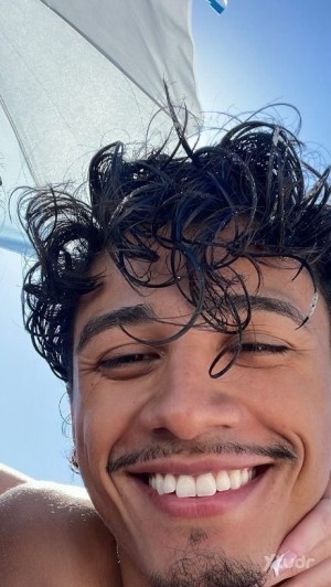 Xtudr - mark_23: I like piss, send kinky shit lol 