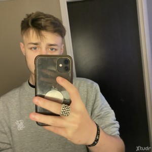 Xtudr - Lukefeet: Looking to serve feet and have my feet exposed for masters 
