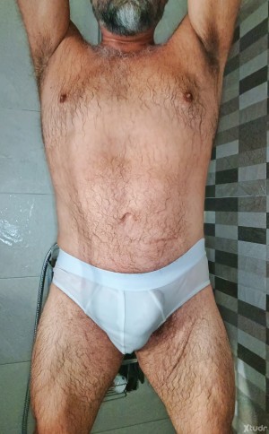 Xtudr - AmoREAL49Madrid: I'm a short dominant man but bastard and PIG. I'm looking for a submissive fetishist slave into feet. Lover of gagg...