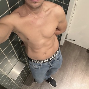 Xtudr - masoca_bcn: Busco cabronazo
Me dejo usar a saco 
