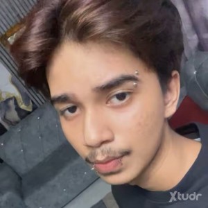 Xtudr - Henryy: a 19 year old boy who wants to be in age gap relationship with an older man who can provide me comfort, love, cuddling, and ...