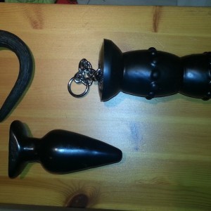 Xtudr - TUTORMAD: I'm a dominant male with the desire to enjoy a good submissive male in my property that satisfies me and shows their submi...