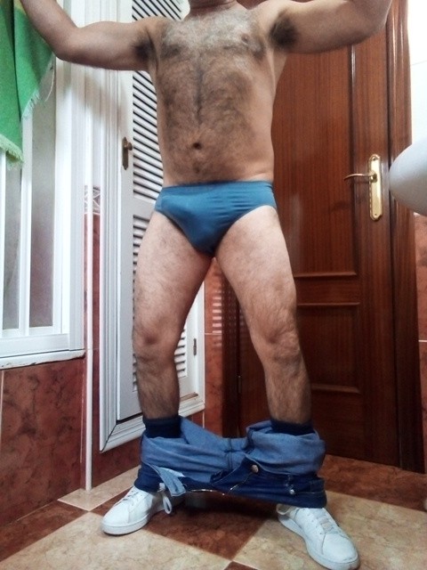 Xtudr - Busco esclavo fijo Dominante Masculino, Morboso, busco Siervo sumiso Real, Tio Obediente, servicial, con actitud, servicial, con interés en pertenecer por Huelva o Sevilla. Perraco estable para conocer, someter, doma, entrenamiento y uso a mi voluntad.NO PUTOS 