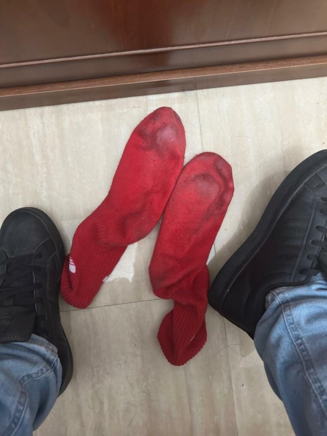 Xtudr - Fetichistas Pies Zapas y Gayumbos currados Mis calcetos rojos Adidas tras 5 días de uso han quedado como ves en las primeras fotos, el resto son del proceso, soy bastante activo y me muevo mucho, así que están muy currados y olorosos, si los quieres, escríbeme y concretamos, el envío correo de tu cuenta, a la dirección que me digas y con total discreción, pagos por paypal.

https://gayumbros.com/products/calcetos-adidas-talla-42