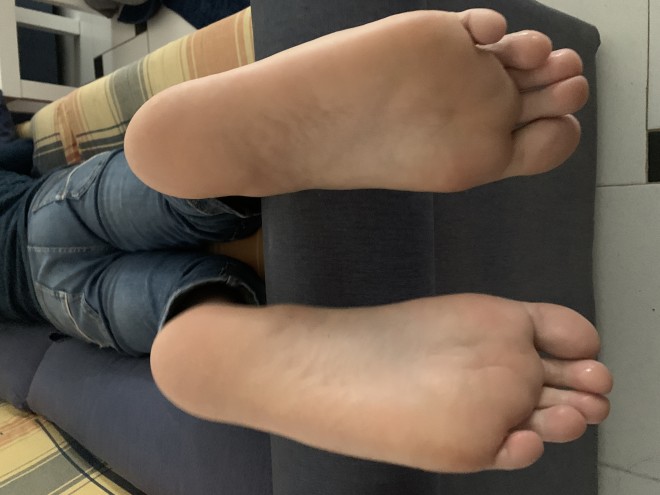 Xtudr - Sesiones de cosquillas (tickling) Mis pies a disposición!