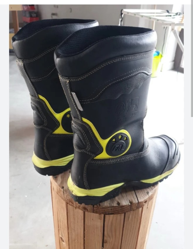 Xtudr - Amantes de las BOTAS Yo uso las botas de bombero 