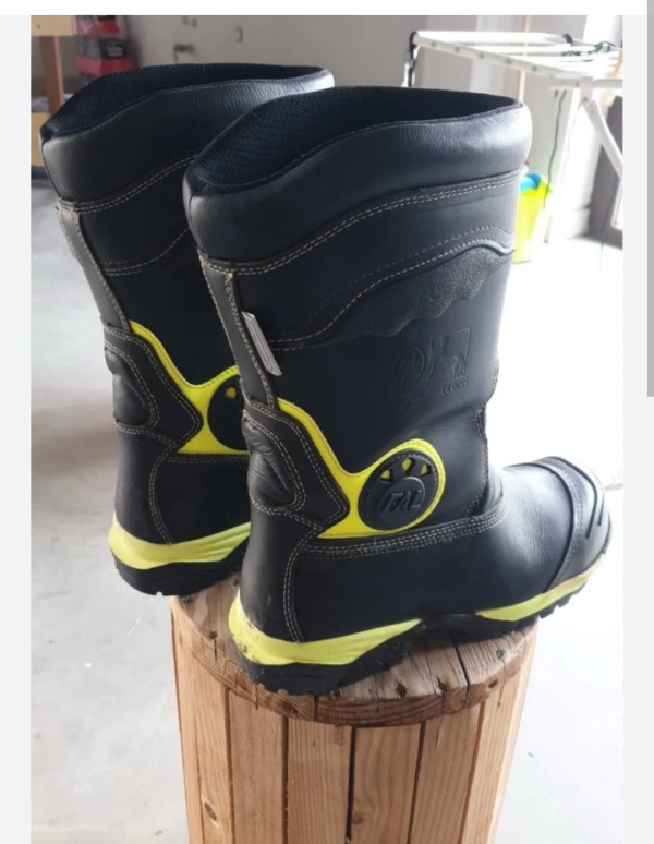 Xtudr - Amantes de las BOTAS Yo uso las botas de bombero 