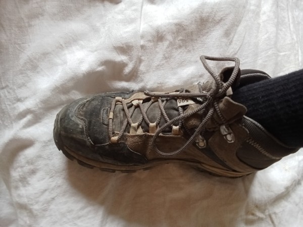 Xtudr - Zapas Madrid Busco esclavo limpia zapas y oler calcetines bien sudados perfumados de olor a macho. Solo acepto esclavos que tributan 