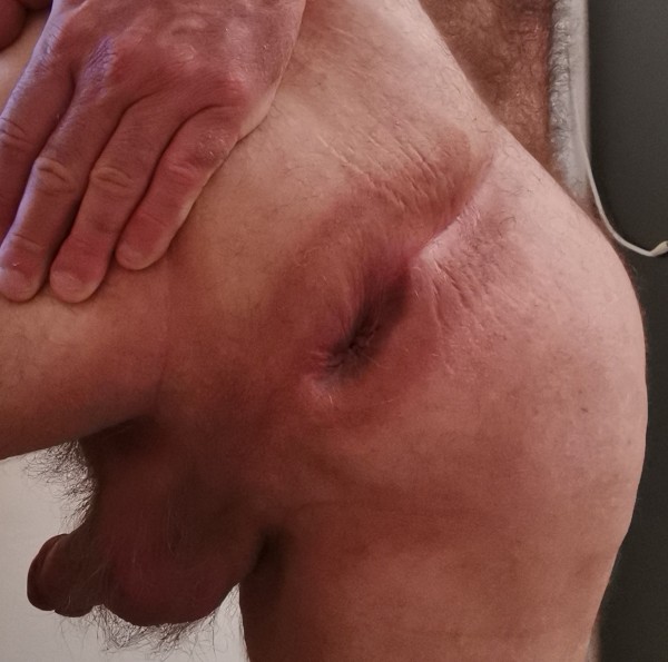 Xtudr - Putas buscan chulos Saludos desde Sevilla, me ofrezco a Chulo para trabajar en el mundo del  sexo. Prácticamente no tengo limites ni tabúes en sexo y puedo trabajar en cualquier práctica sexual, incluido grabación de porno gay, sexo con público, pornochacho, bdsm, fiestas sexuales, trios, gangbang, orgias,..., en casas, pisos, locales, domicilios, etc. También acepto ser compartido, cedido y vendido a otros chulos. Soy gay maduro, masculino, pasivo, sumiso, con aguante y experiencia. Interesados enviad mensaje.