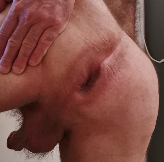 Xtudr - DIOSES CHULOS MADRID Saludos desde Sevilla, me ofrezco a Chulo para trabajar en el mundo del  sexo. Prácticamente no tengo limites ni tabúes en sexo y puedo trabajar en cualquier práctica sexual, incluido grabación de porno gay, sexo con público, pornochacho, bdsm, fiestas sexuales, trios, gangbang, orgias,..., en casas, pisos, locales, domicilios, etc. También acepto ser compartido, cedido y vendido a otros chulos. Soy gay maduro, masculino, pasivo, sumiso, con aguante y experiencia. Disponibilidad total (24 horas) para trabajar en fin de semana y posibilidad de estar semi-interno en Sevilla todos los días. Interesados abrid privado.